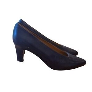 Jennifer Moore 5.5 Navy Blue Leather Pumps Mid Block Heel Vintage 90s Mismatch